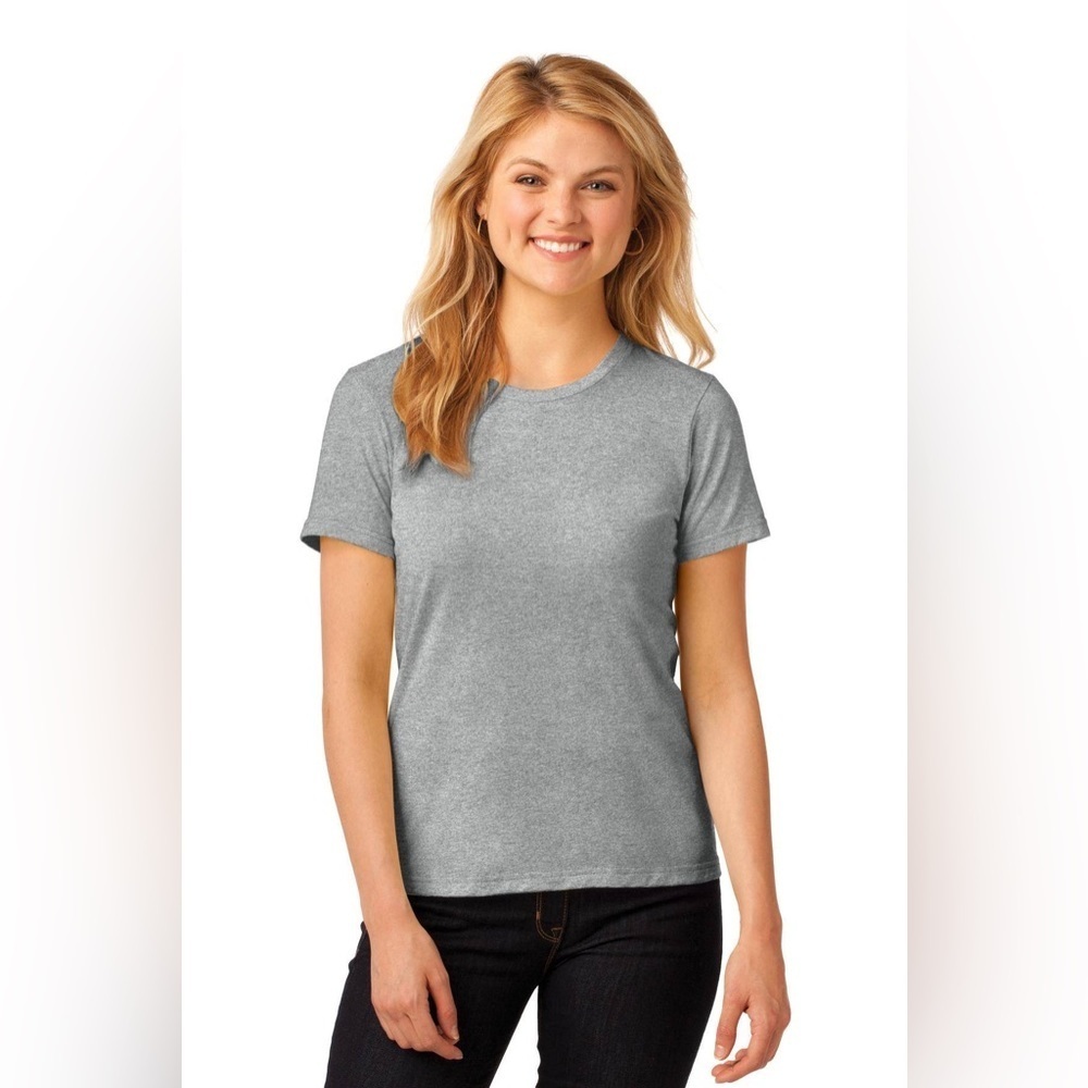 NWT - Gildan‎ - Crew Neck Short Sleeve Tee